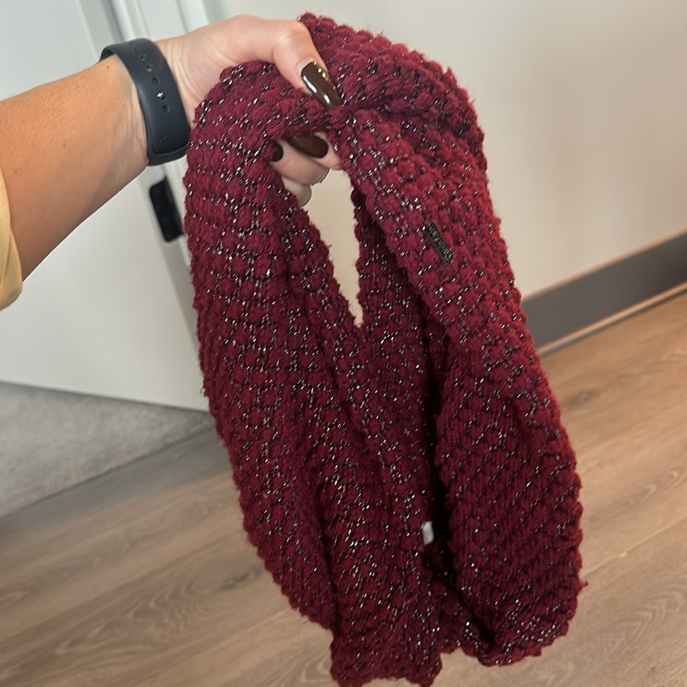 Calvin Klein Infinity Scarf - Picture 5 of 6